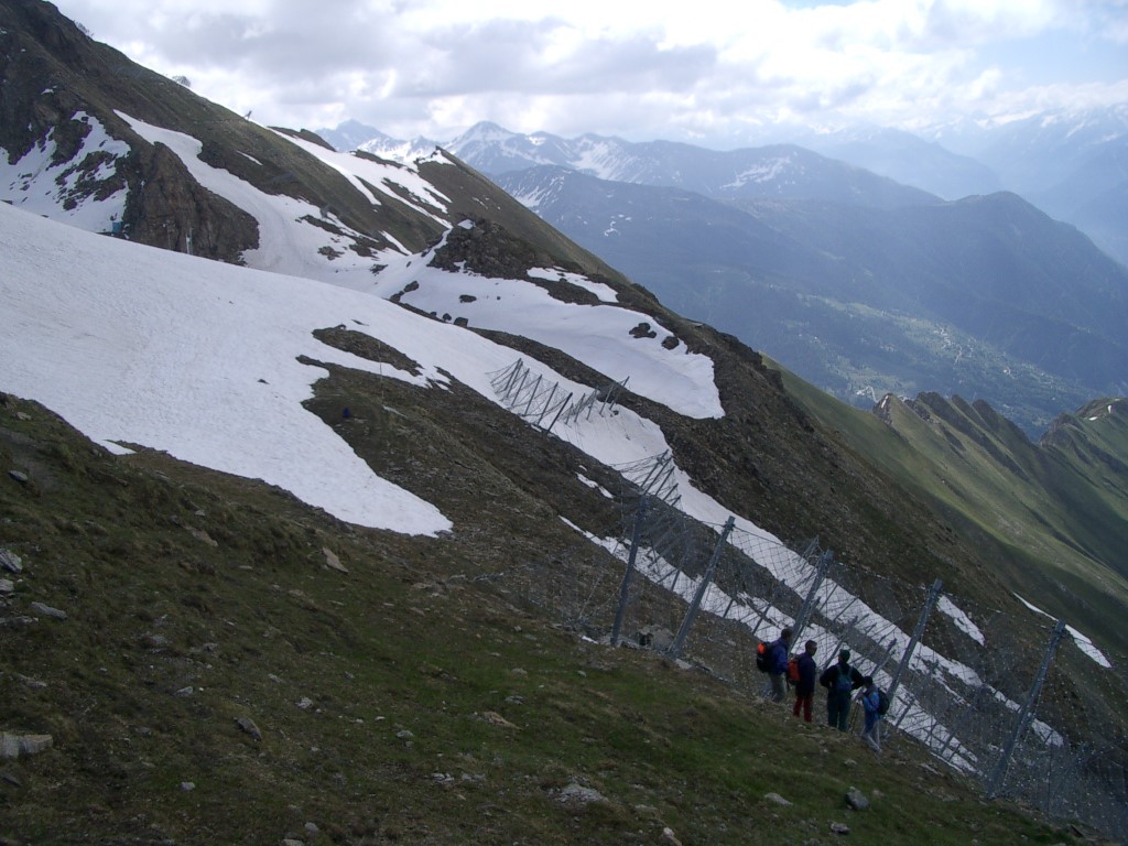 I primi sopralluoghi, con la neve ancora incombente