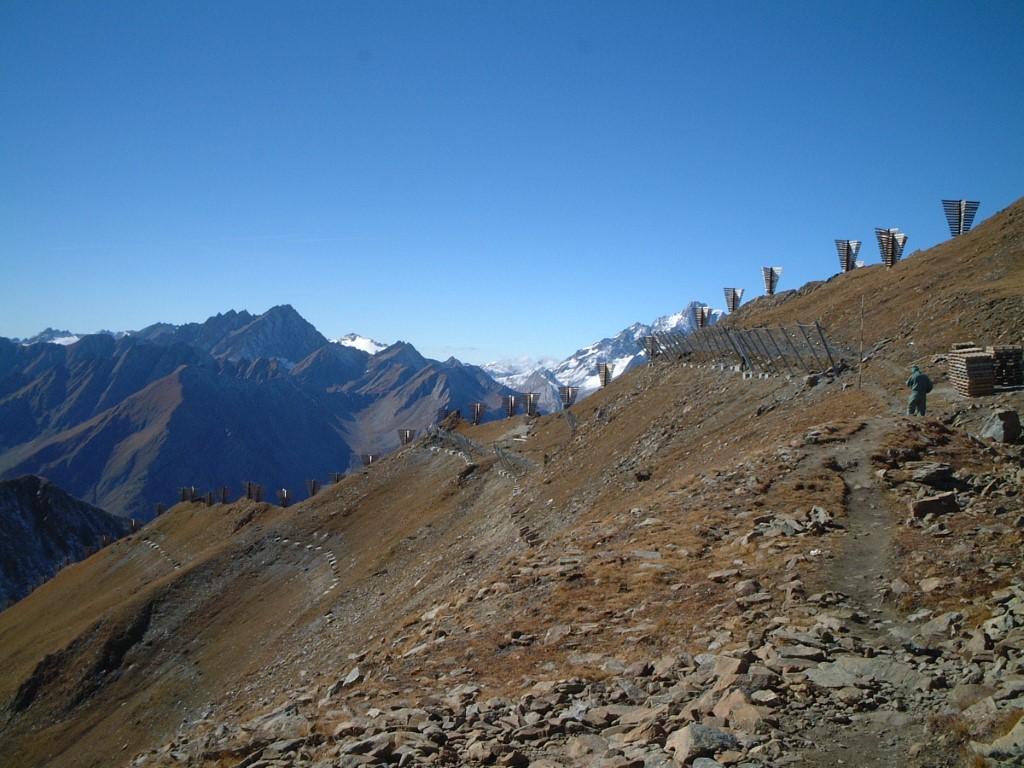 Diverse tipologie di barriere paravalanghe